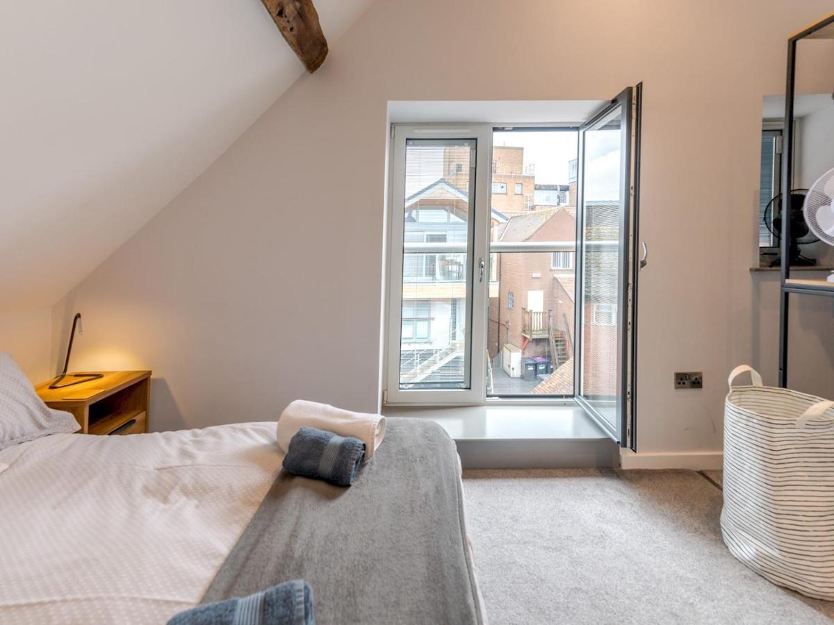 Pass The Keys 5C Charming Town Centre Apartment With Roof Top Views Шрусбери Экстерьер фото