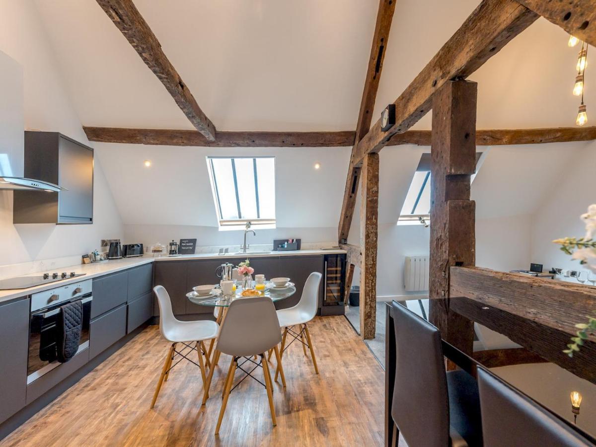 Pass The Keys 5C Charming Town Centre Apartment With Roof Top Views Шрусбери Экстерьер фото