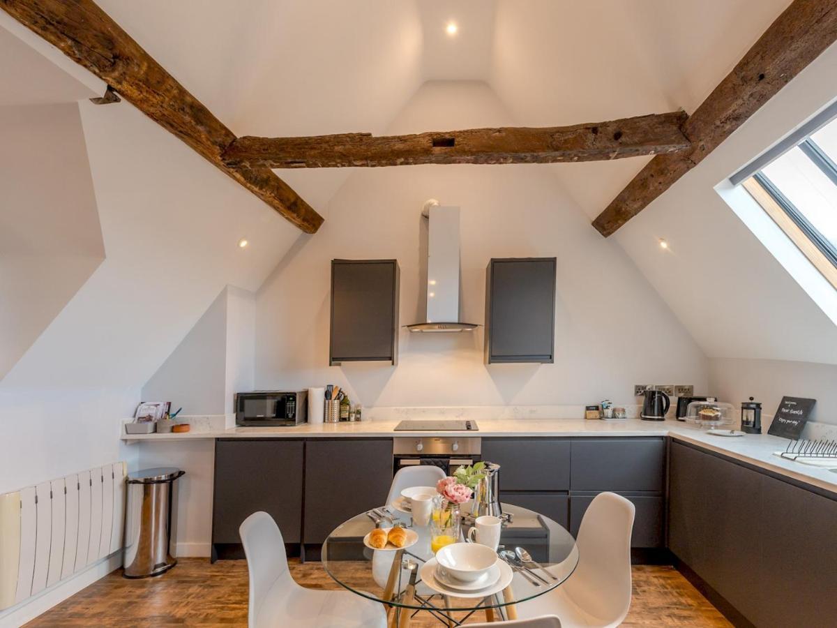 Pass The Keys 5C Charming Town Centre Apartment With Roof Top Views Шрусбери Экстерьер фото