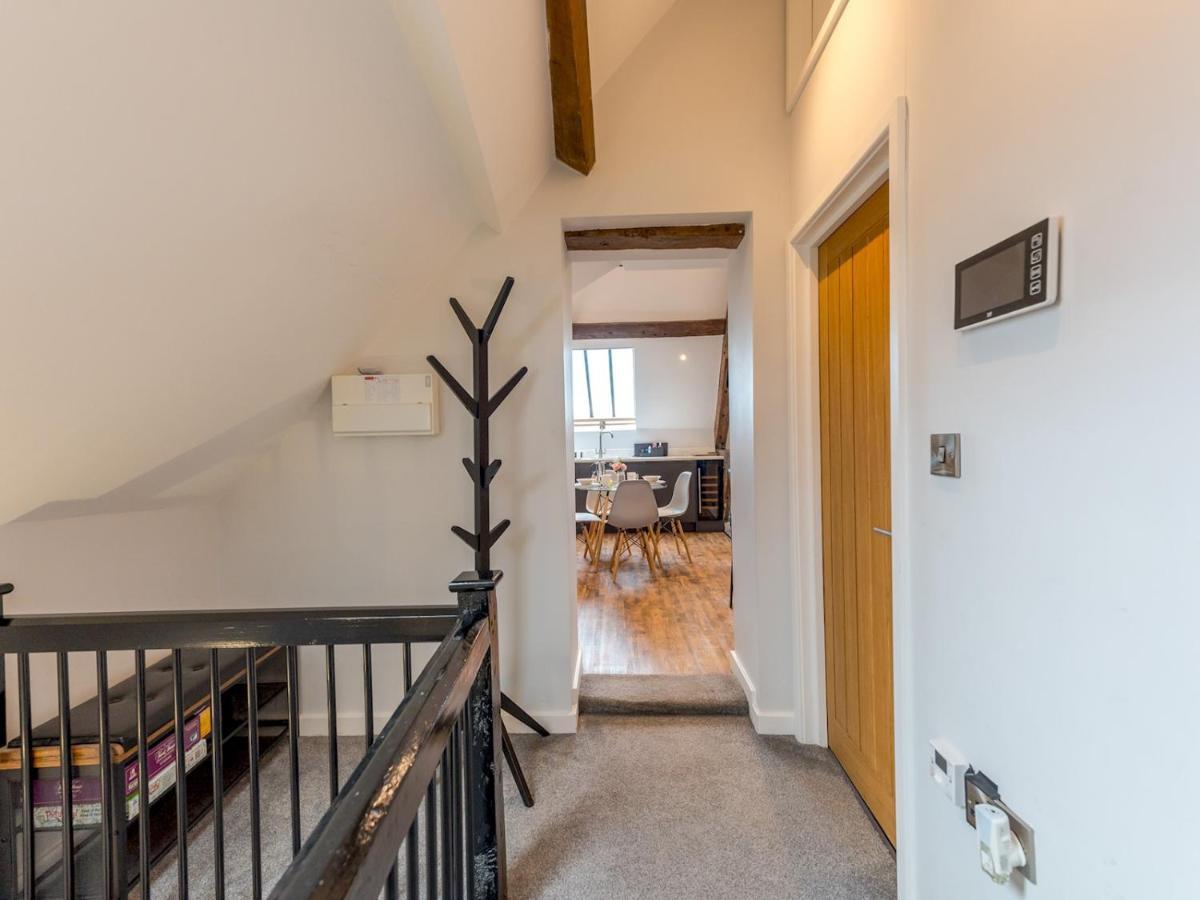 Pass The Keys 5C Charming Town Centre Apartment With Roof Top Views Шрусбери Экстерьер фото
