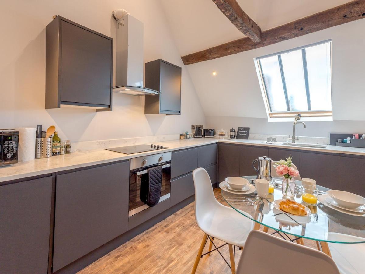 Pass The Keys 5C Charming Town Centre Apartment With Roof Top Views Шрусбери Экстерьер фото